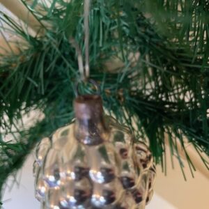 Oude antieke kerstbal een vrucht een braam van dun geblazen glas in zilver 1e helft 1900 - Afbeelding 2