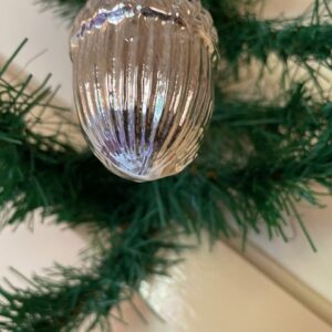 Oude antieke kerstbal een eikel van dun geblazen glas in zilver 1e helft 1900 - Afbeelding 3