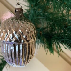 Oude antieke kerstbal een eikel van dun geblazen glas in zilver 1e helft 1900 - Afbeelding 4