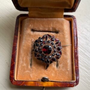 Antiek geelgouden set van broche en oorstekers met granaat 1890 - Afbeelding 2