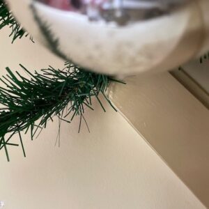 Doos met 6 kerstballen van geblazen glas in zilver 3e kwart 1900 - Afbeelding 5
