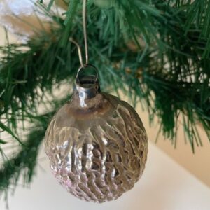 Oude antieke kerstbal een walnoot van dun geblazen glas in zilver 1e helft 1900 - Afbeelding 4