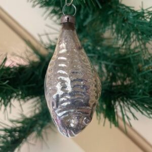 Antieke oude kerstbal een vis van dun geblazen glas in zilver 1e kwart 1900