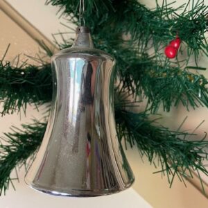 Antieke oude giga grote kerstklok van dun geblazen glas in zilver 2e kwart 1900