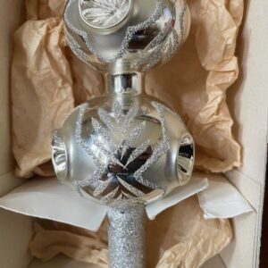 Grote Kerst piek met 6 deuken, reflexen of kraters van dun geblazen glas in zilver - Afbeelding 2