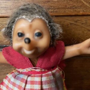Mucki egel van Steiff met het gele genummerde "Knopf im Ohr" label - Afbeelding 3