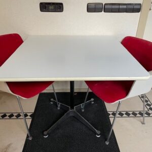 Mid-century vierkante of square segmented tafel van Herman Miller 1970
